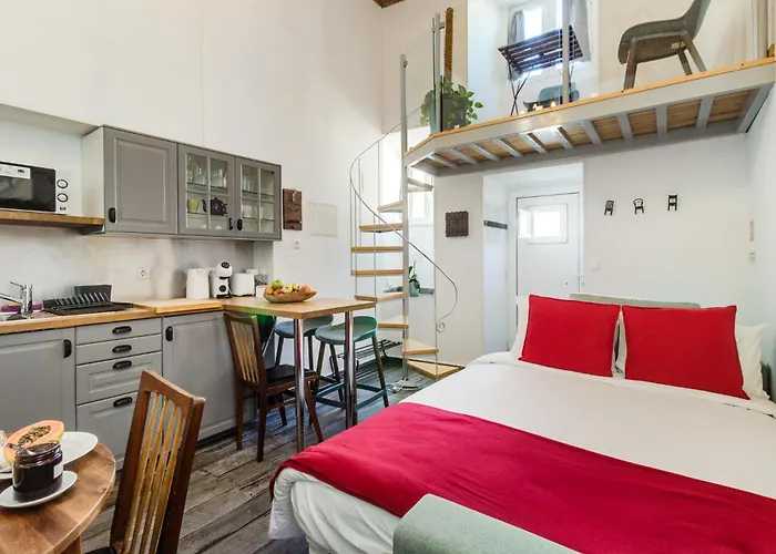 Santa Joana Panteao Apartment